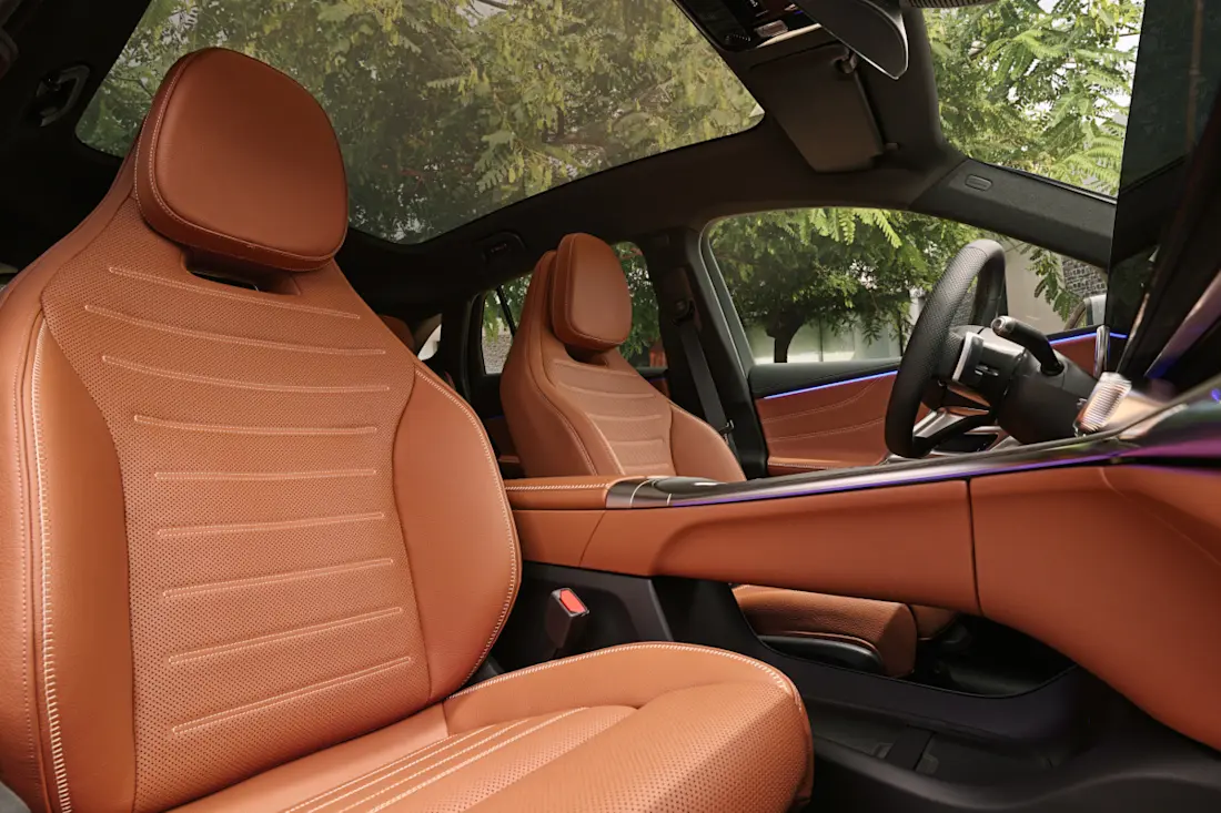 Mercedes-GLC-interior2