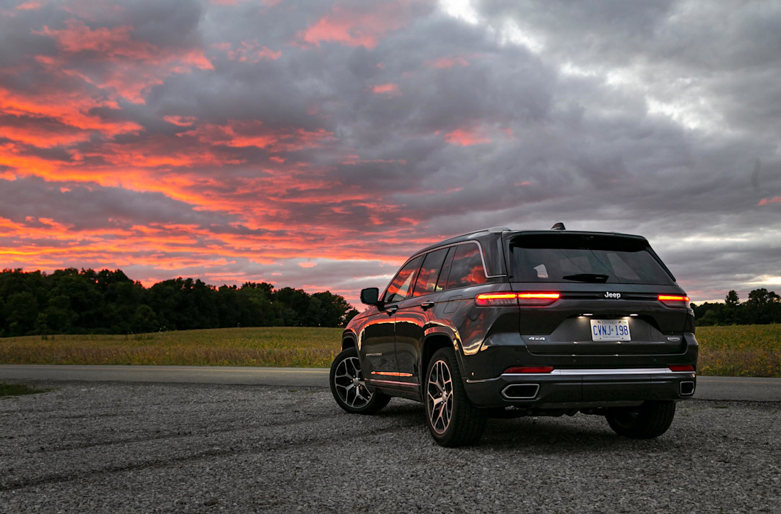 Editorial 2022 jeep grand cherokee summit reserve 06 jw