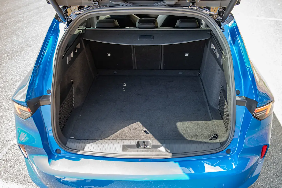 Opel-Astra-Sports-Tourer-2022-Trunk