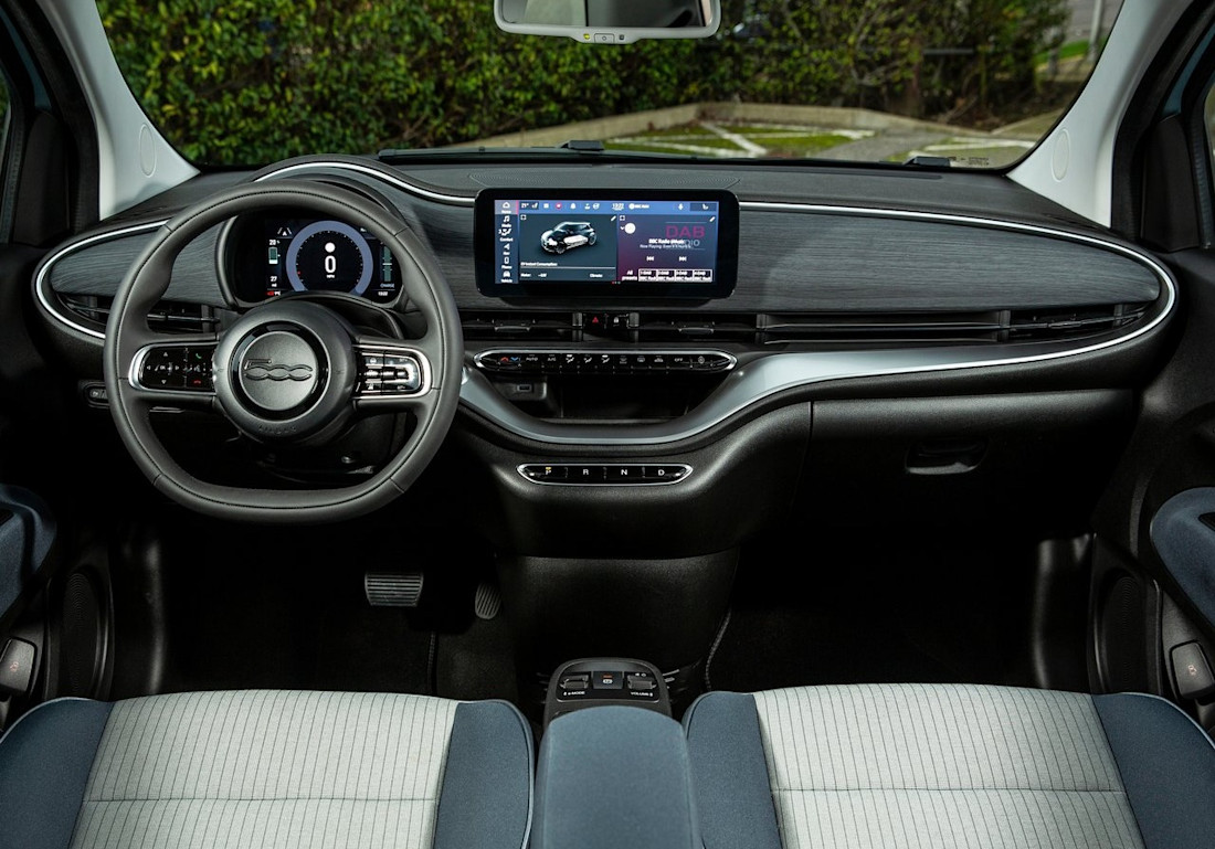 Fiat-500-2021 interior 1