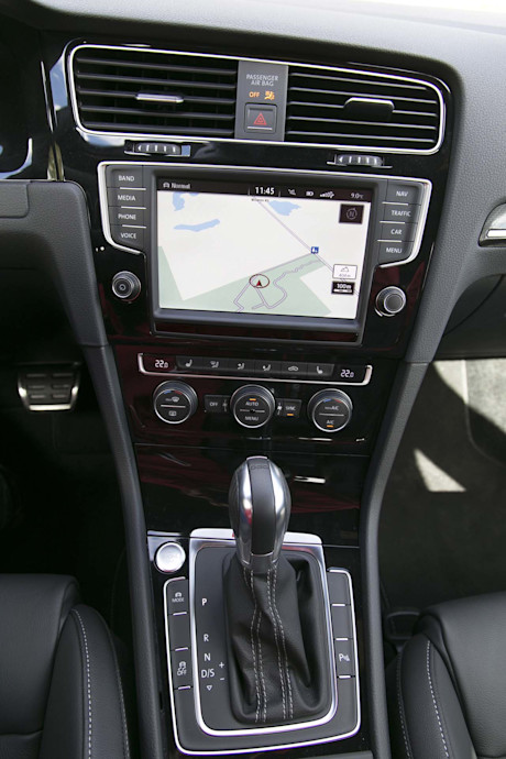 Editorial 2016 volkswagen golf r jw 17