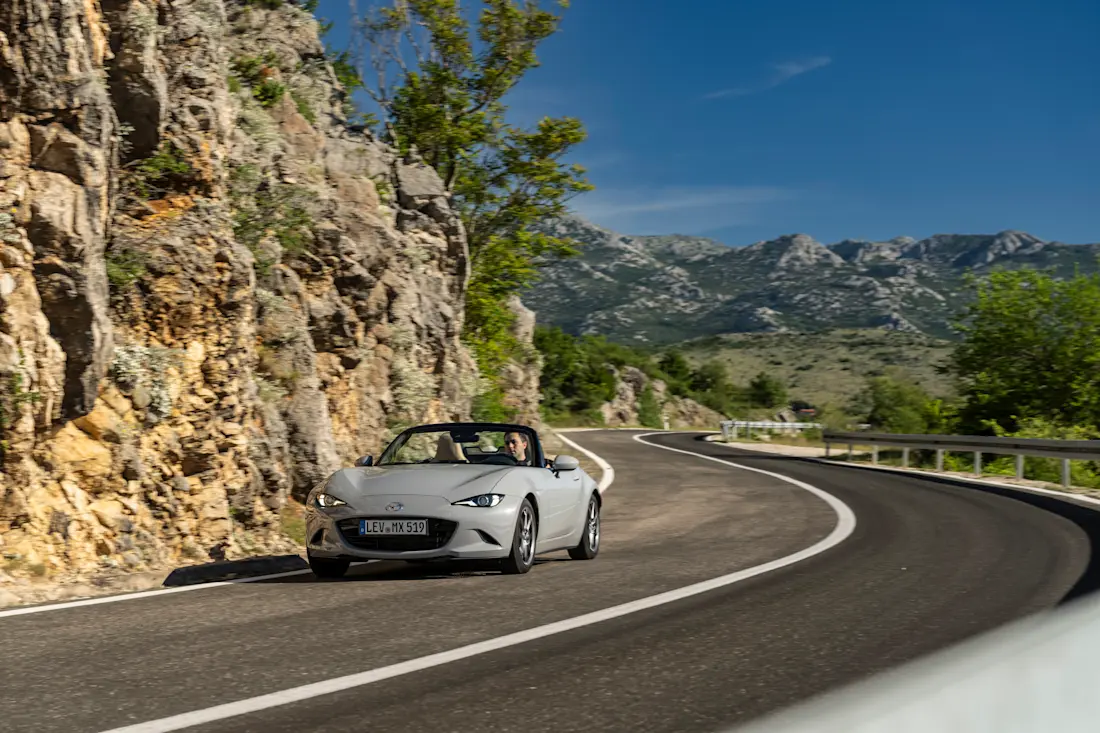 mazda mx-5 35th anniversary 2024 mazda mx-5 ag act 41 highres