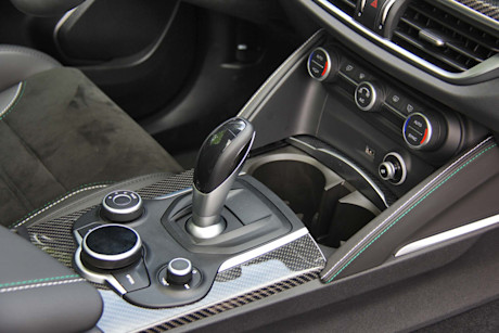 Editorial 2019 alfa romeo stelvio quadrifoglio awd 36 dw