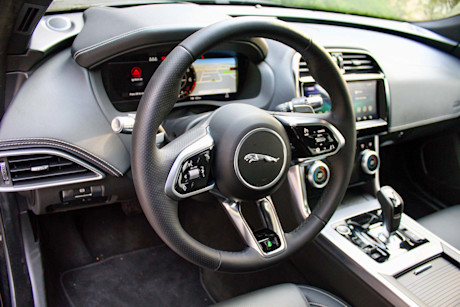 Editorial 2020 jaguar xe p300 r dynamic 14 pb