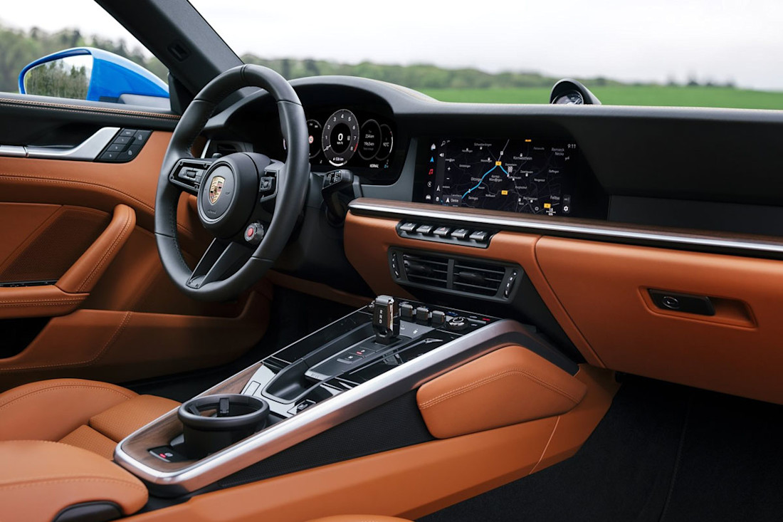 Porsche-911_Carrera-2025-1600-03.jpg