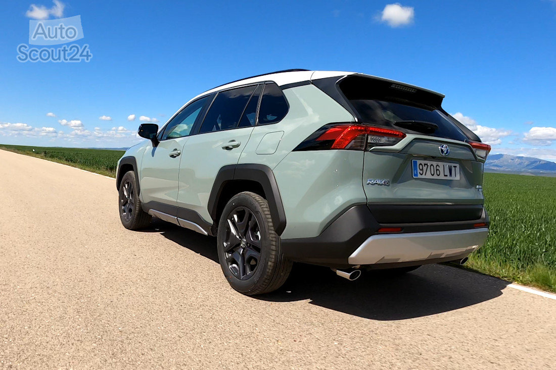 toyota rav 4 hybrid rodando3.jpg