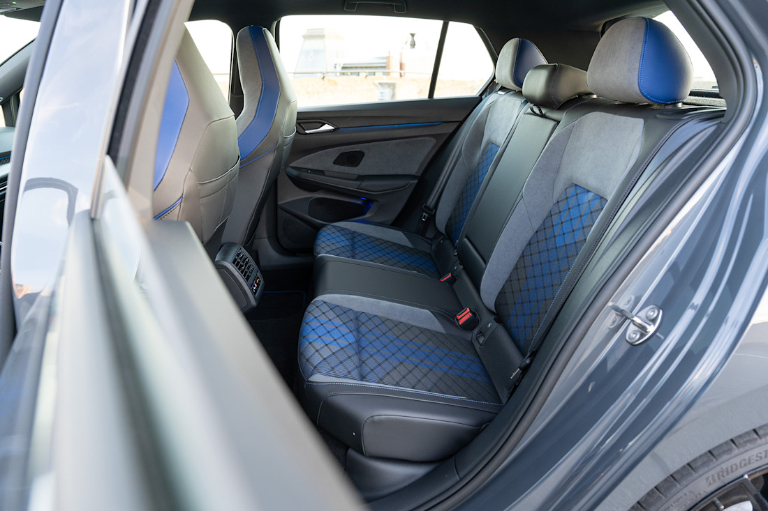 2026 Subaru Uncharted vs Volkswagen Golf R - NF - JW - 260807 - 15.jpg