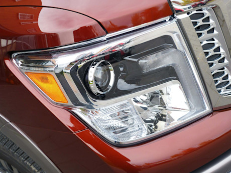 Editorial 2017 nissan titan 06 jb