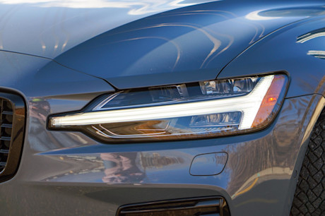 Editorial 2024 volvo v60 recharge t8 awd polestar engineered td 240227 13 jl