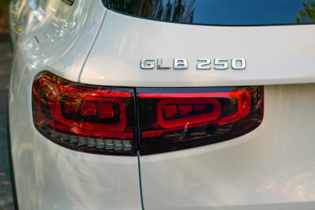 Editorial 2020 mercedes benz glb 250 4matic 11 di