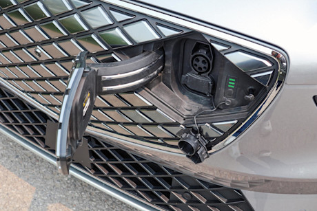 Editorial 2023 genesis electrified gv70 prestige td 230810 11 jm