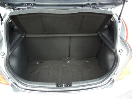 Editorial 2013 hyundai accent   01 6832