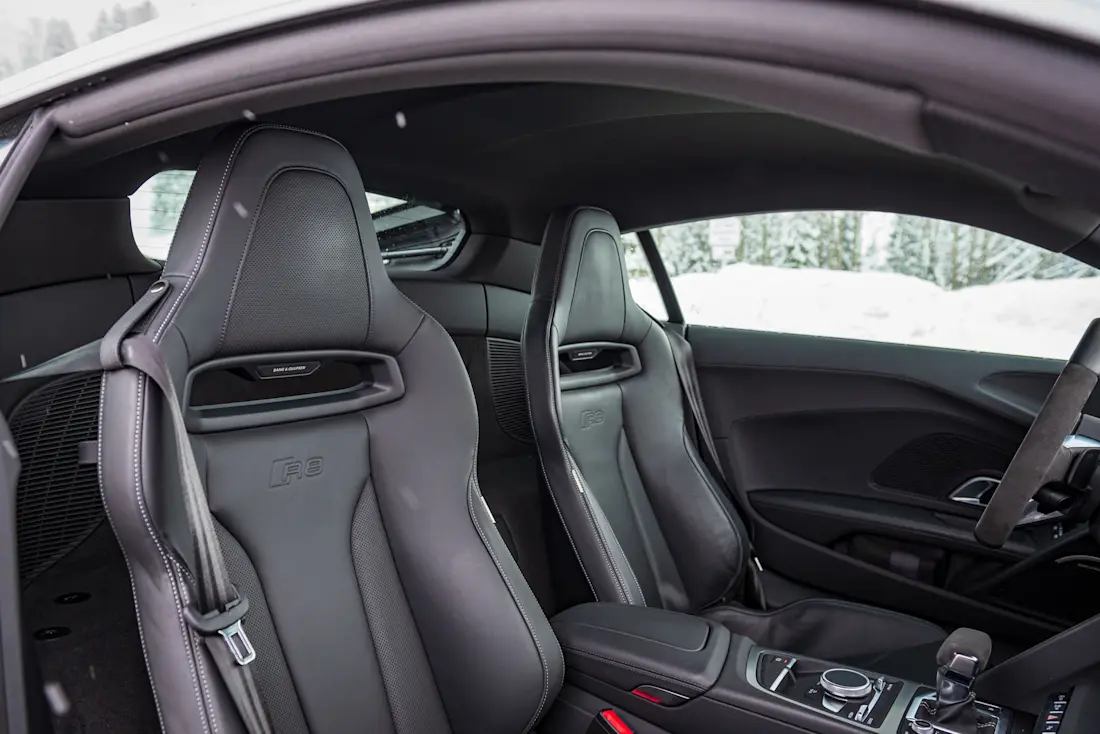 Audi-R8-RWD-2021-Seats