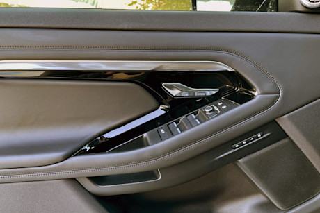 Editorial 2022 land rover range rover evoque p250 bronze collection 30 ct