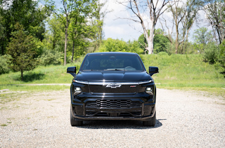 Editorial 2024 chevrolet silverado ev jw 24
