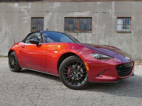 Editorial 2019 mazda mx 5 gs p 02 bh