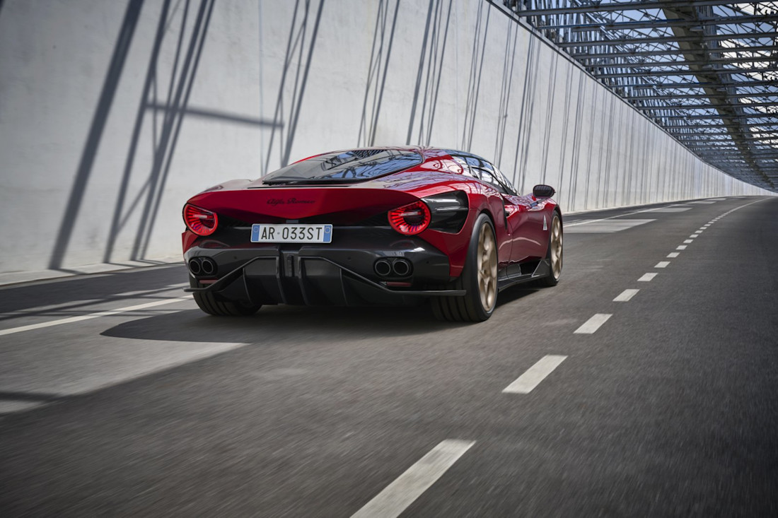 alfa-romeo-supercar-2023-10.jpg