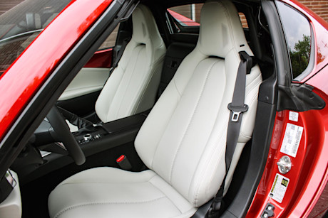 Mazda MX-5 RF GT 2021 : essai routier Body Image