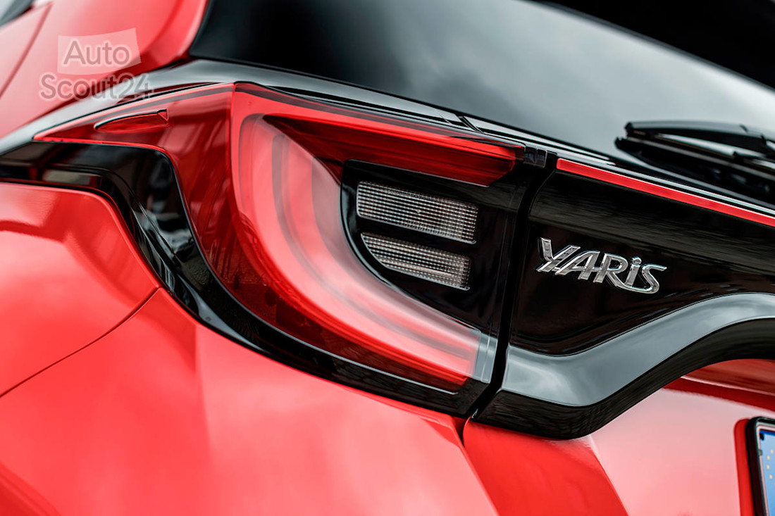 Nuevo-Toyota-Yaris-Hybrid-2021-(2).jpg