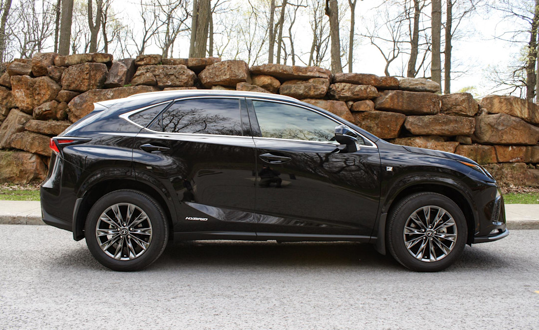 Lexus NX 300h 2021 : essai routier Image