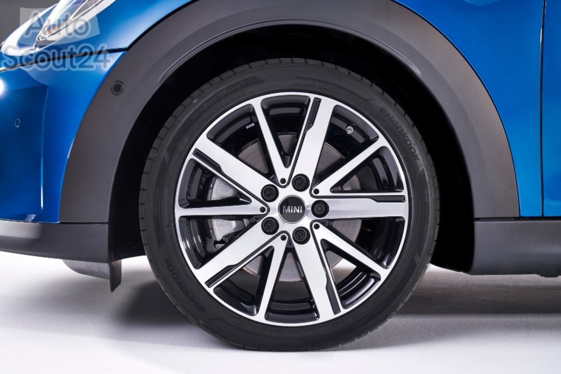 P90411814_highRes_mini-cooper-s-5-door (1).jpg