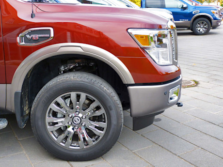 Editorial 2017 nissan titan 07 jb