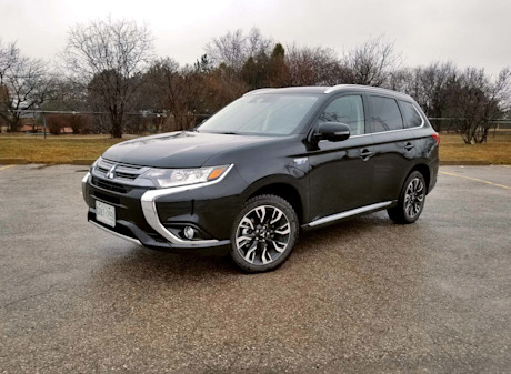 Editorial 2018 mitsubishi outlander phev 02 sw