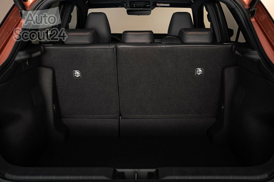 Lexus-LBX-2024-1600-2b.jpg