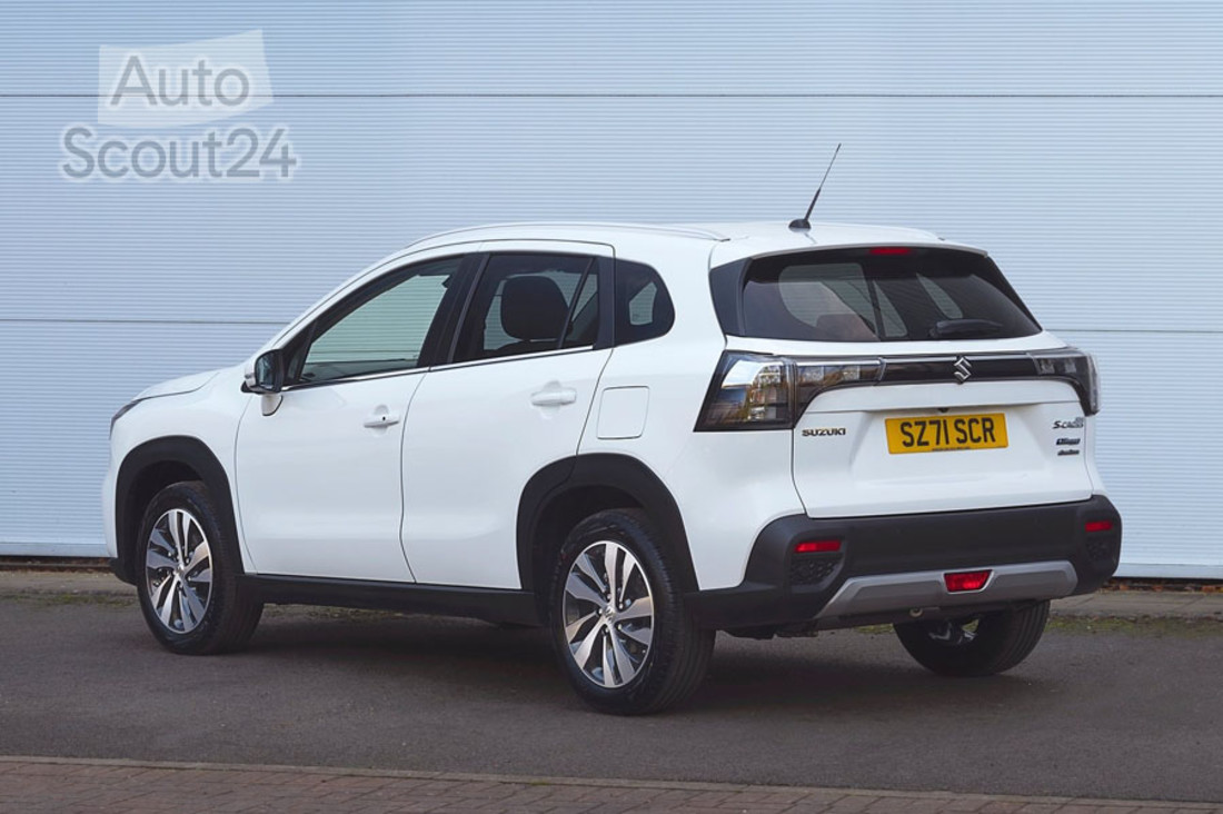 Suzuki-S-Cross-2022-1600-09.jpg