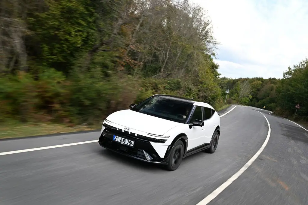 hyundai-ioniq-3-6