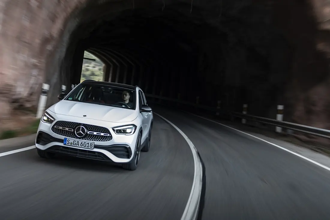 mercedes-gla-dynamic