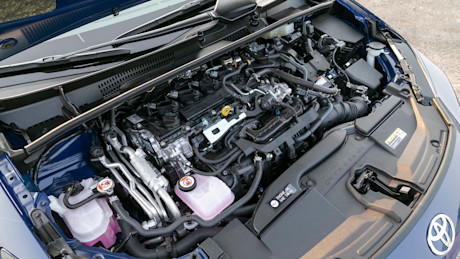 Editorial 2023 toyota prius prime xse td 230823 13 interior