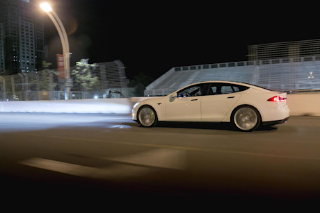 Editorial 2015 tesla model s p85d 07 rf