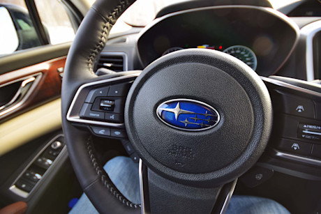 Editorial 2019 subaru ascent premier 18 jp