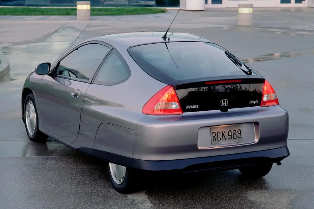  In die Kategorie: Nicht schön, aber besonders fällt der Honda Insight von 1999. Er war der erste Mild-Hybrid auf dem Markt.