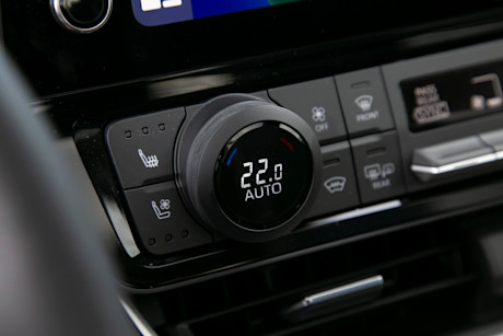 Editorial 2024 toyota grand highlander limited awd td 231019 21 jw