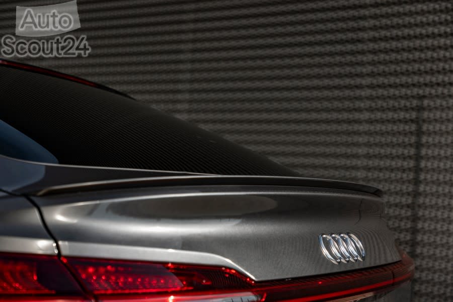 Audi e-tron Sportback alta 23 (1).jpg