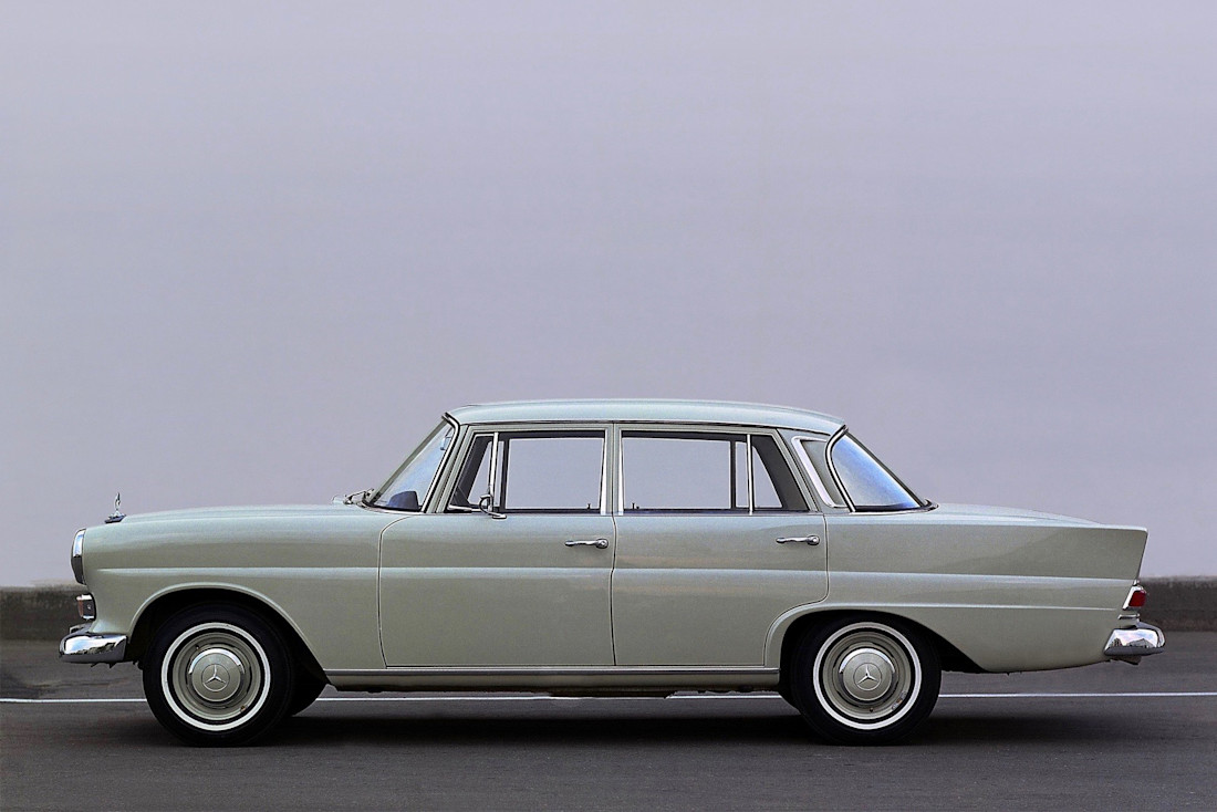 Mercedes-Benz 230 AS24 1