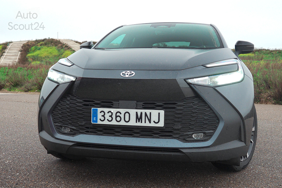 Toyota-c-hr-advance-2024 (1).jpg