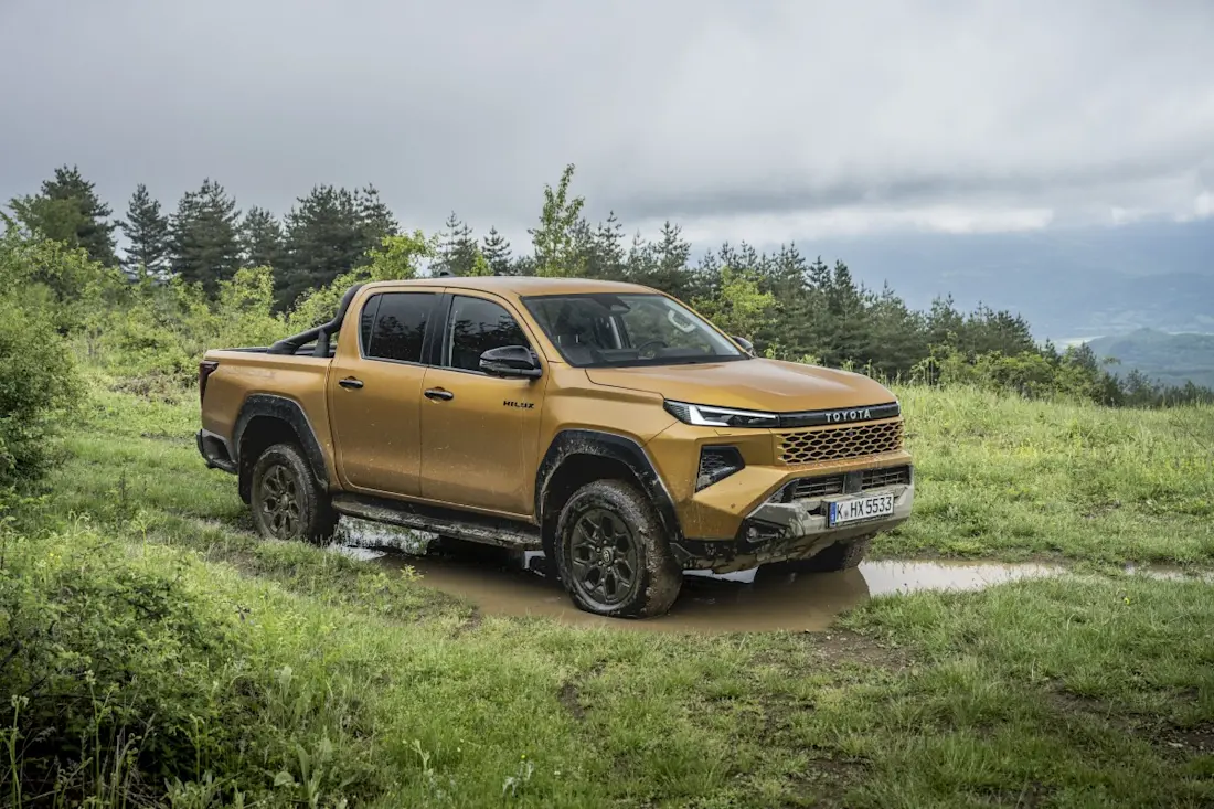 BEBE20260611 Toyota Hilux 02