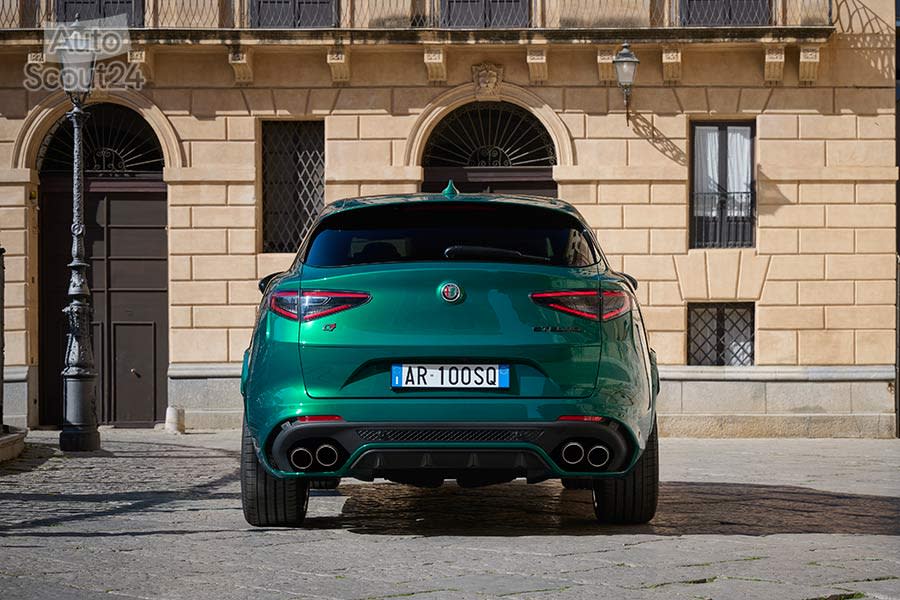 Alfa Romeo-Giulia-Stelvio-Q-100°anniversary-2023 (16).jpg