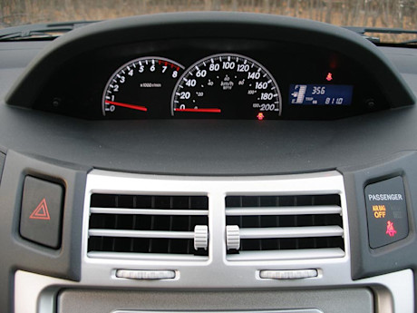 Editorial 2006 toyota yaris le 4dr gy 07