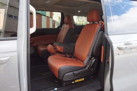 Editorial 2025 kia carnival jl 27