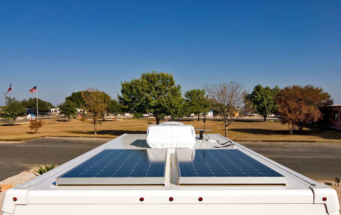 Mit der mobilen Solaranlage zum Camping – das solltest du wissen