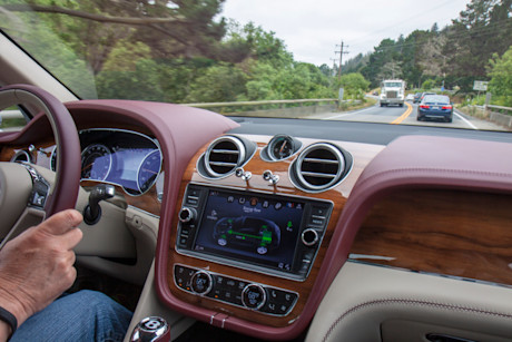 Editorial bentayga hybrid 8
