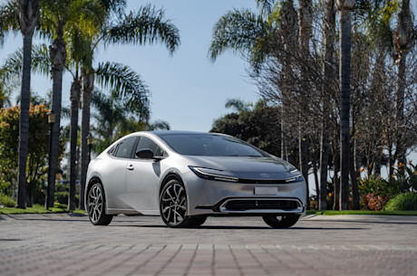 Editorial 2025 toyota prius phev toyota 241121 4