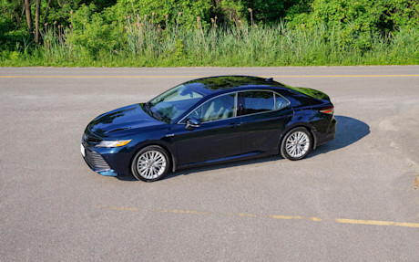 Editorial 2020 toyota camry hybrid xle 07 di