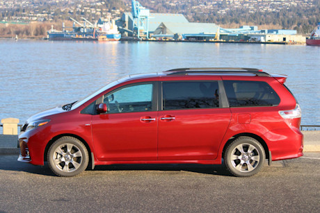 Editorial 2019 toyota sienna se awd v6 7 pass 05 dh