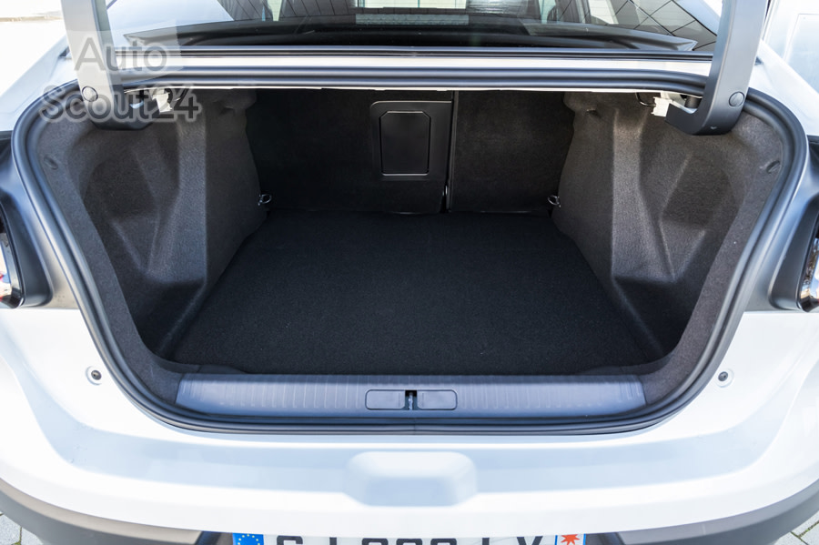 e-C4-X-Electric-085.jpg