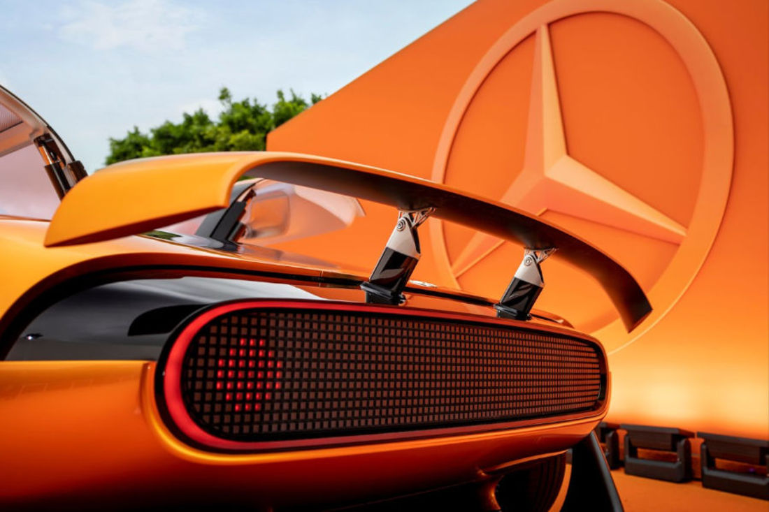 Mercedes-Vision-One-Eleven-2023-c111 (23).jpg